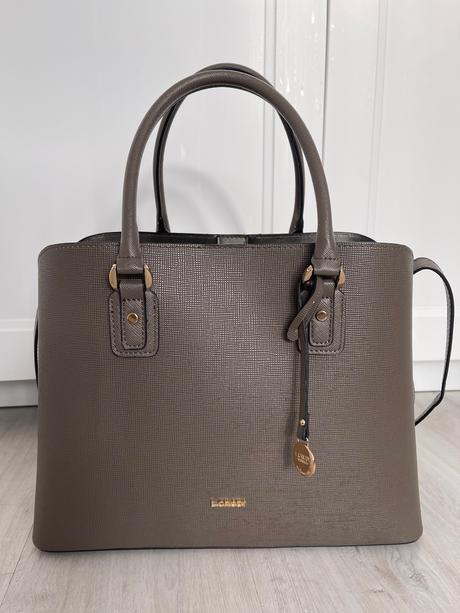 Kabelka značky l. credi,