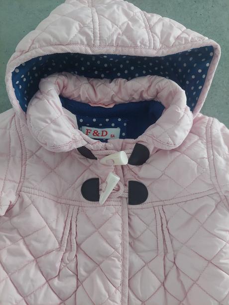 Krásna bledoružova bundička, 116