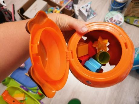 Vkladačky fisher price + druhá vkladačka zdarma,