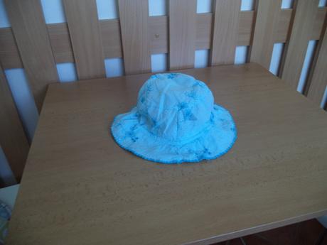 Klobúčik na leto, baby club,104