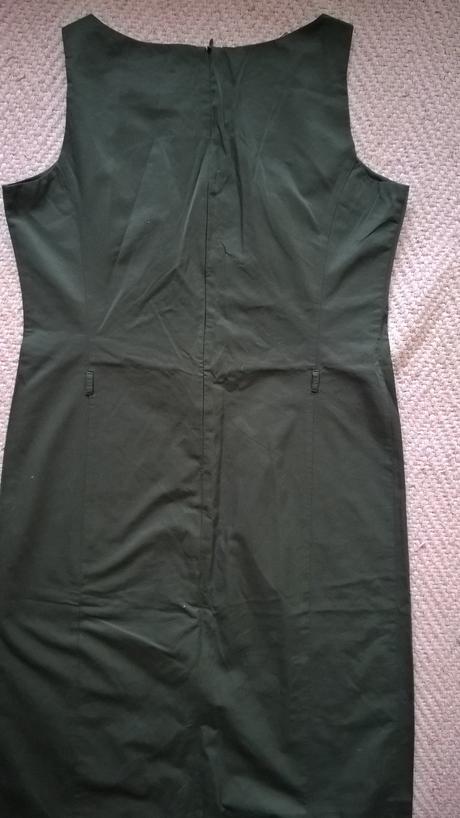 Puzdrové šaty zn. soon, 40