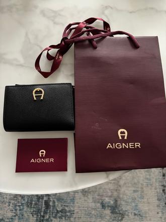 Aigner kozena penazenka,