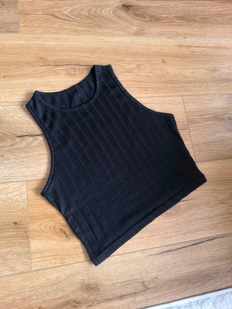 Čierny crop top, s