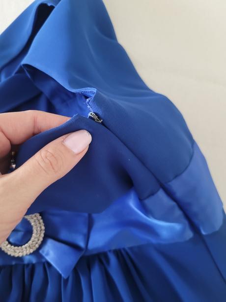 Spoločenské šaty, 36