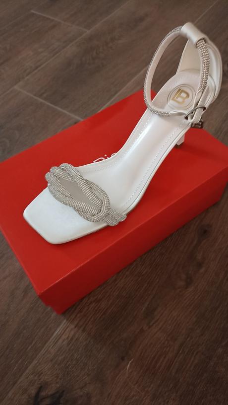 Laura biagotti sandálky c.39, 39