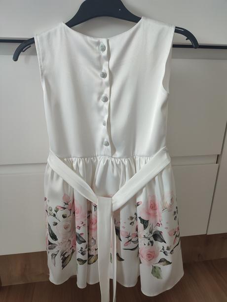 Slávnostné šatky, 122