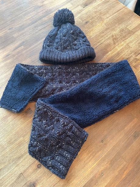 Šál s čiapkou, next,56