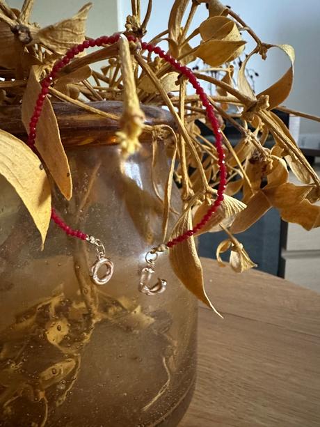 Náramok z červeného koralu, 