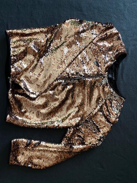 Trblietavá mikina, 38