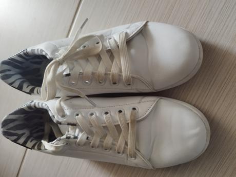 Tenisky, 39