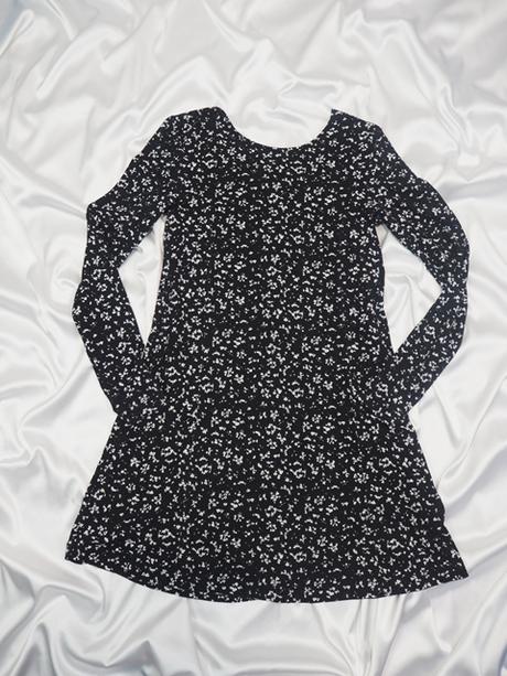 Kvalitné strečové šaty gina tricot, s