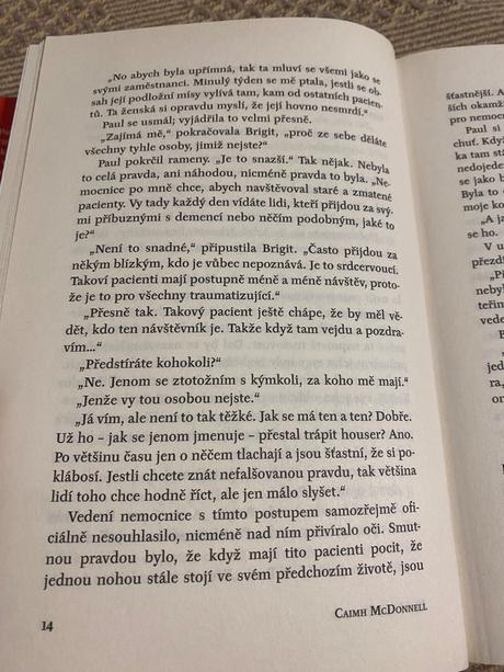 Muž bez tváře caimh mcdonnell satira ťažké detstvo, 