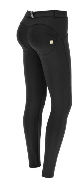 Tvarujuce nohavice, 32