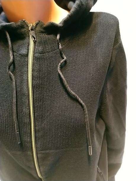 Čierna mikina na zips s kapucňou, urban district, s