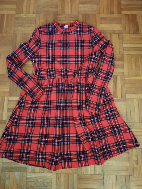 Dievčenské šaty, 146