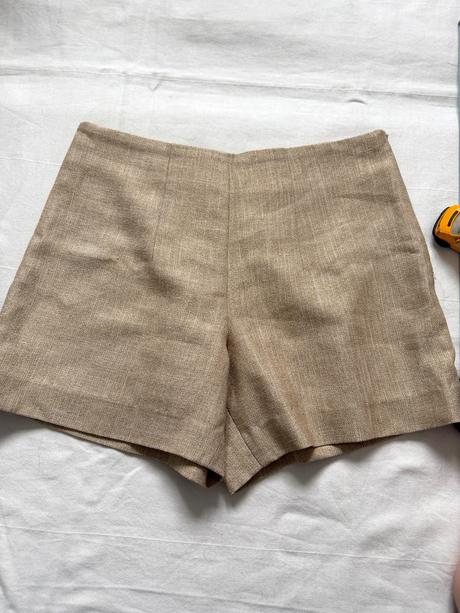 Elegantné béžové šortky s vysokým pásom, l