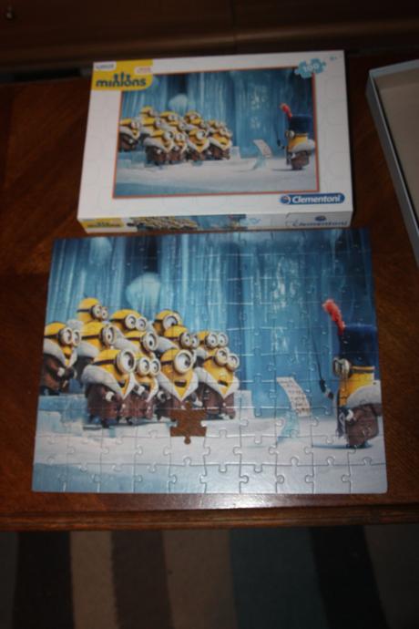 Rozne puzzle nekompletne, 