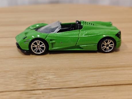 Zberat model pagani huayra roadster, motormax 2018,