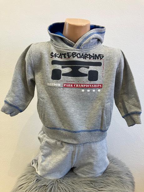Chlapčenská mikina s kapucňou skateboarding (2r.), 92