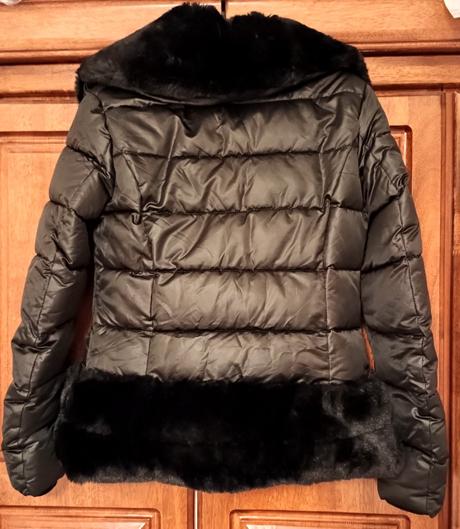 Krásna teplá bunda s kožušinou, m