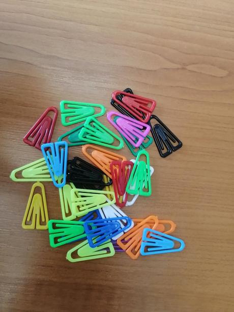 Plastove spony laurel 25 mm, 30 ks,