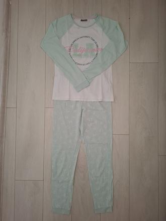 Pyžamá, 158