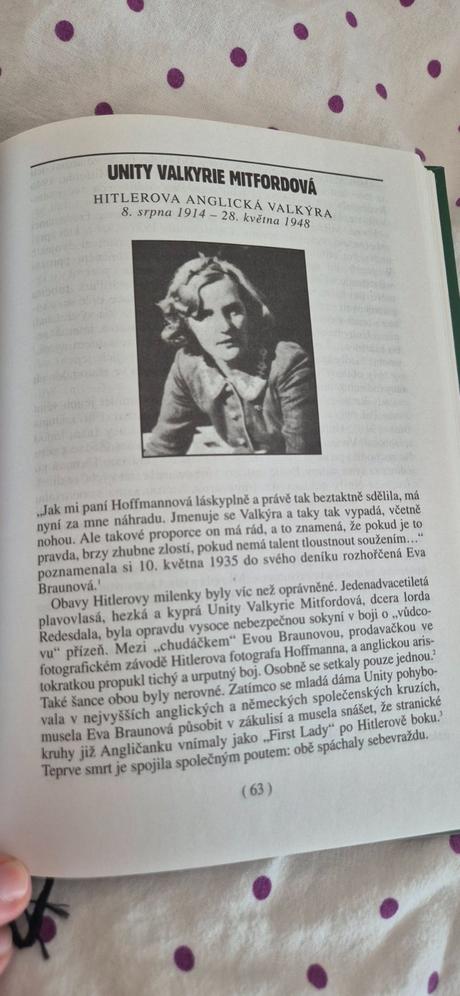 Knihy ženy nacistů 1 a 2, 