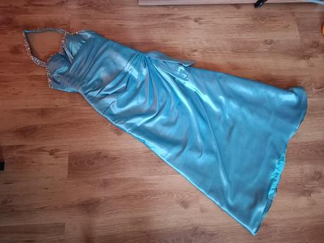 Spoločenské šaty, 36