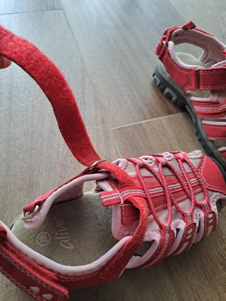 Trekové sandálky, 28