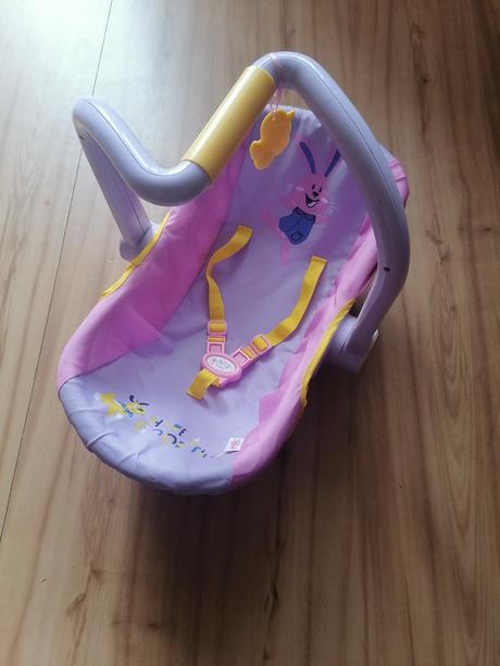 Nosic a autosedacka baby born, 