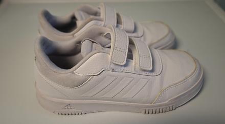 Tenisky s bielou podrážkou na suchý zips, adidas,35
