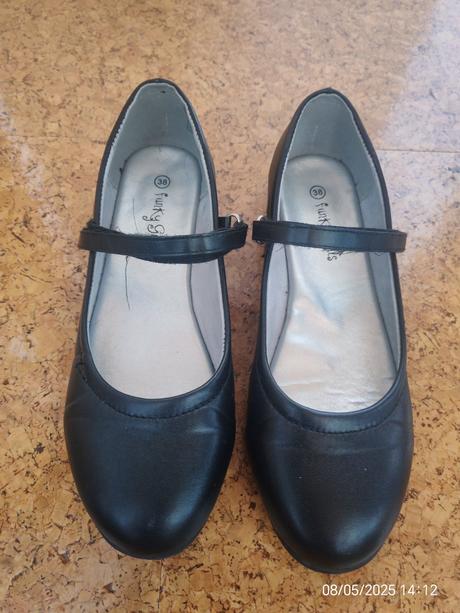 Čierne balerínky, 38