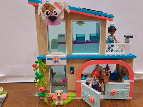Lego friends 41446 veterinarna klinika v mestečku, 