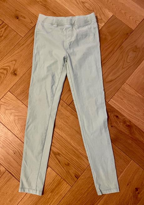 Jeggins, reserved,152