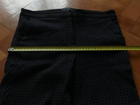 Čierne dámske nohavice reserved s jemným vzorom, reserved,40