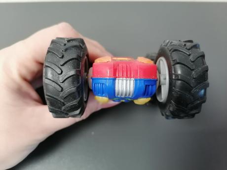 Obojstranné auto na zotrvačník zn. dickie, 