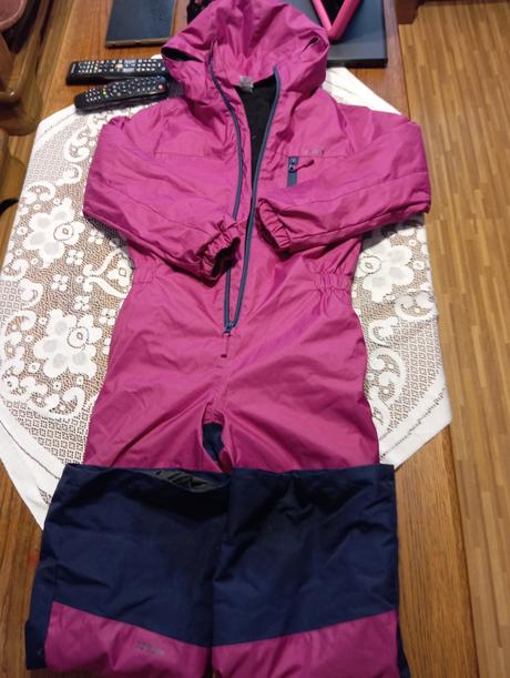 Zimný overal, decathlon,140