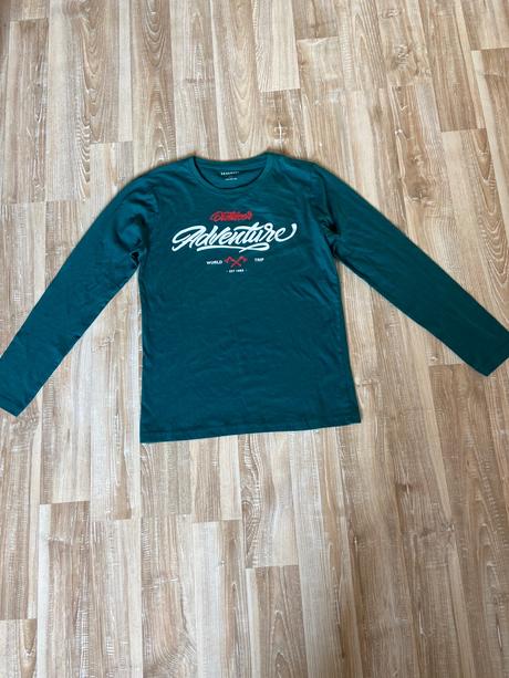 Tricko, reserved,158