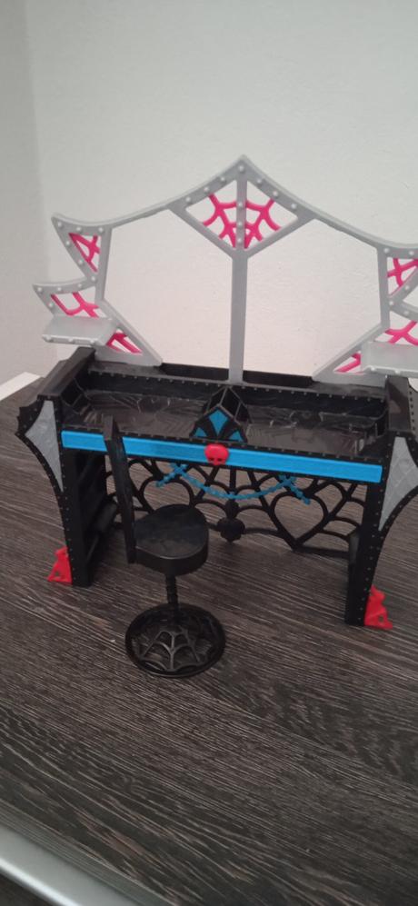 Monster stolík so stoličkou,