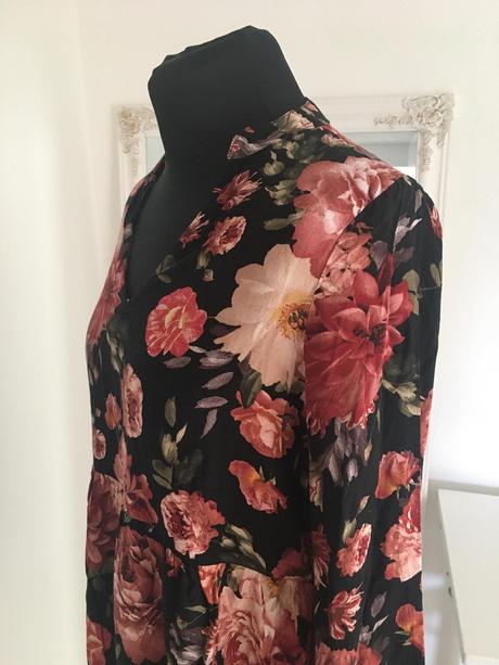 Kvetinové šaty v.36, nenosené, amisu,36