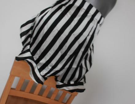 Pyzamove pasikave sortky, l