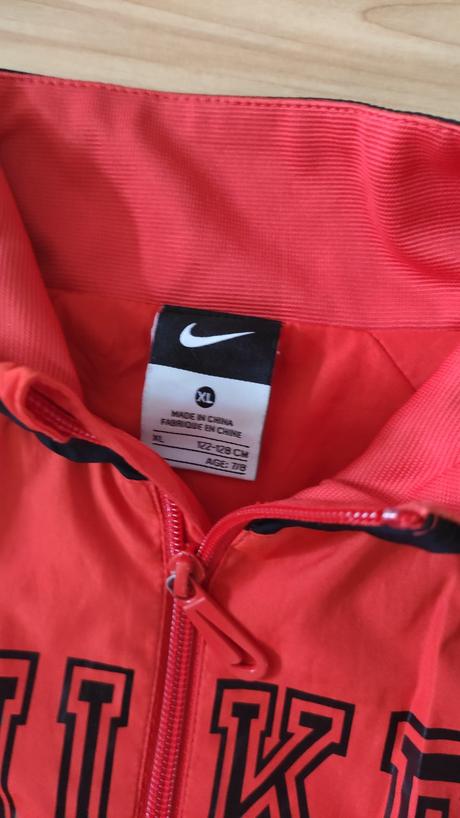 Šusťakova suprava, nike,122