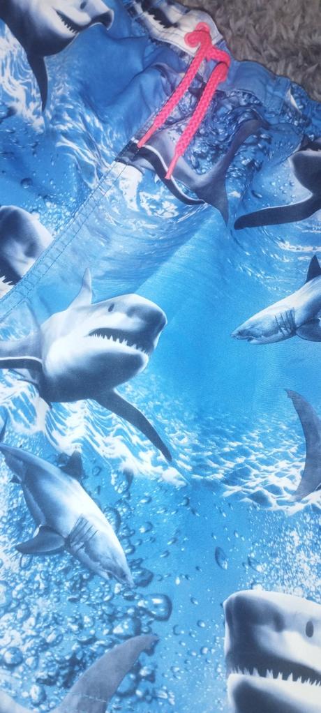 Plavky so žralokmi, young dimension,158