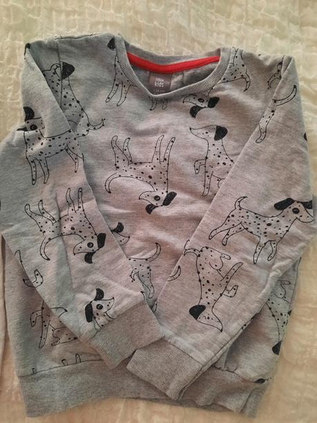 Mikina a svetrík, 122