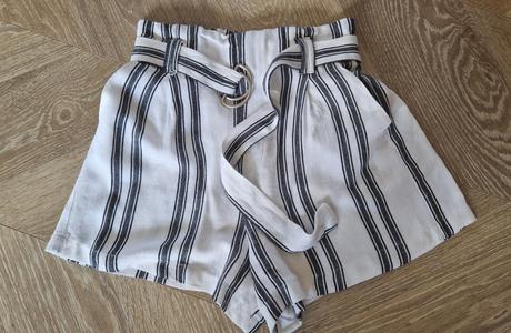 Šortky, bershka,s