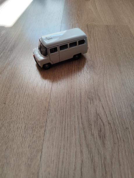 Kovové autíčko, 