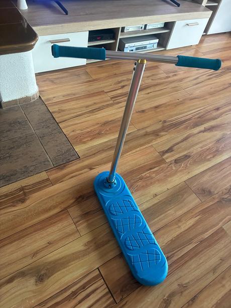 Kolobezka na tranpoloni, <150 cm