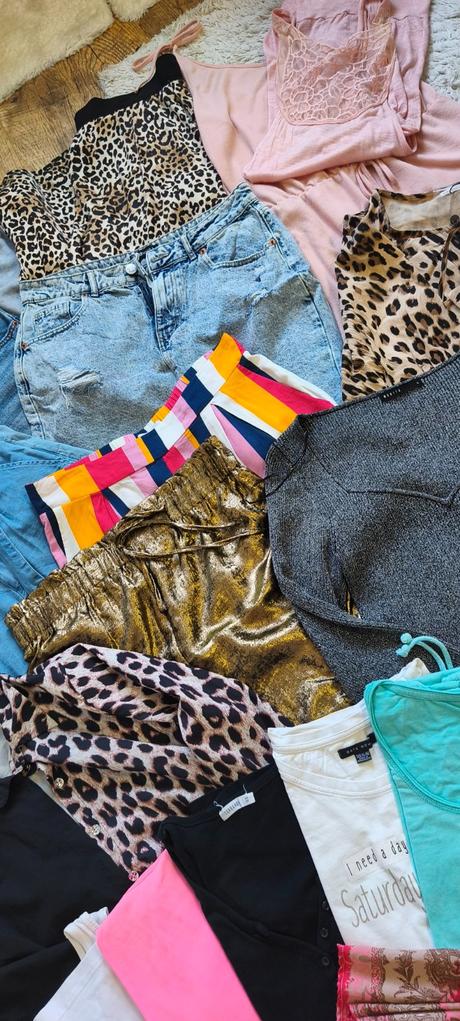 Balík dámskeho oblečenia, m