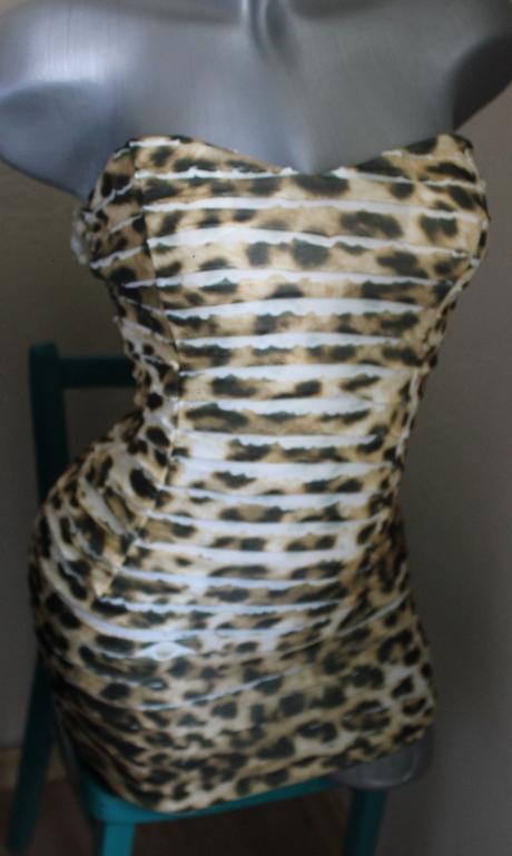 Exkluzivne mini saty, s