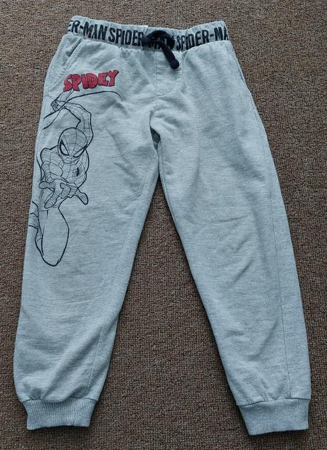 Tepláky spiderman, 110